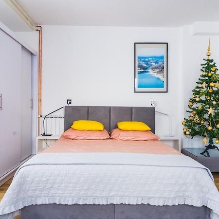 Apartman Japlenski Делнице Екстериор снимка